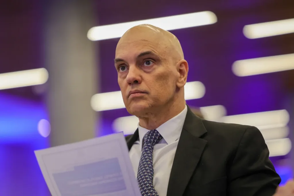 A oposição na Câmara quer suspender o recesso parlamentar para protocolar um novo pedido de impeachment contra o ministro do STF Alexandre de Moraes.