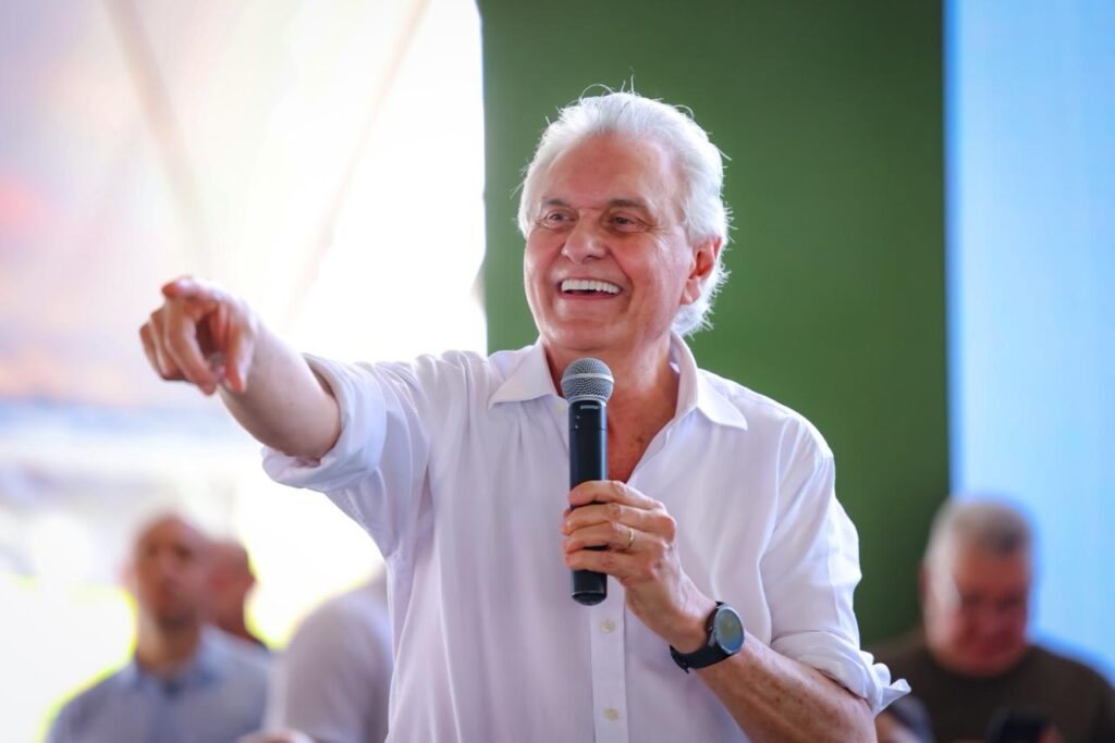 Caiado critica PT e fala em descaso com a segurança no Brasil O governador de Goiás, Ronaldo Caiado, afirmou nas redes sociais que o Brasil está refém da criminalidade e criticou o PT, que, segundo ele, ficou quase 20 anos no poder sem combater a violência.