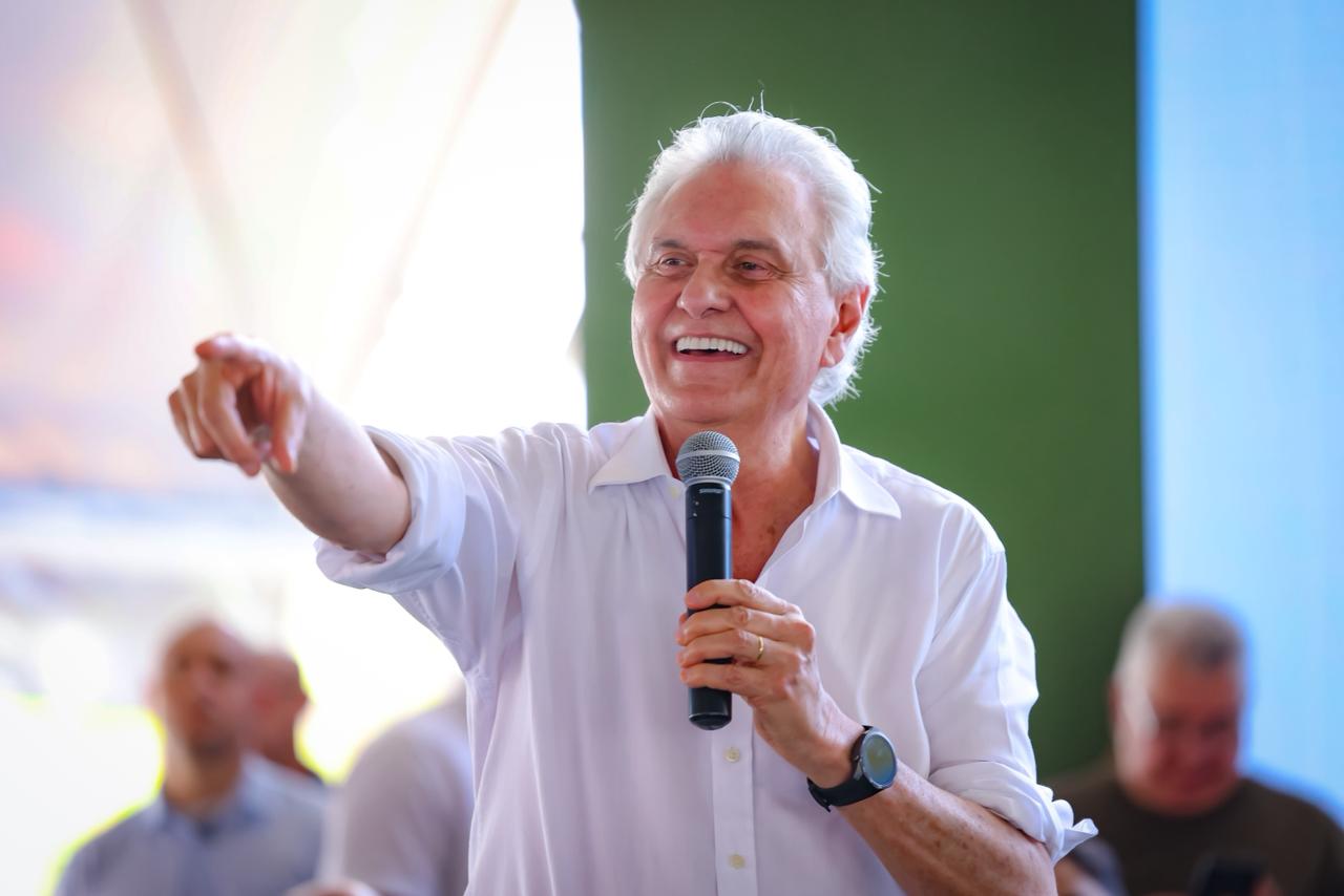 Caiado critica PT e fala em descaso com a segurança no Brasil O governador de Goiás, Ronaldo Caiado, afirmou nas redes sociais que o Brasil está refém da criminalidade e criticou o PT, que, segundo ele, ficou quase 20 anos no poder sem combater a violência.