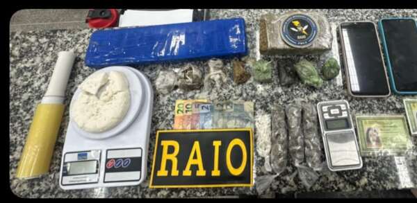 A Polícia Civil do Estado de Goiás, por meio da Delegacia de Polícia de Morrinhos (19ª DRP/Caldas Novas), apreendeu na manhã de terça-feira (11/02/2026) um adolescente de 16 anos por ato infracional análogo ao crime de tráfico de drogas.