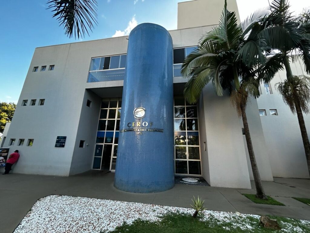 Boa notícia para a saúde em Goiás! O Banco de Olhos do Cerof-UFG foi reativado após seis anos e deve ajudar a reduzir a fila de mais de 1,8 mil pessoas que aguardam transplante de córnea no Estado.