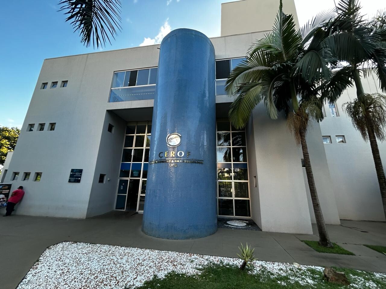 Boa notícia para a saúde em Goiás! O Banco de Olhos do Cerof-UFG foi reativado após seis anos e deve ajudar a reduzir a fila de mais de 1,8 mil pessoas que aguardam transplante de córnea no Estado.