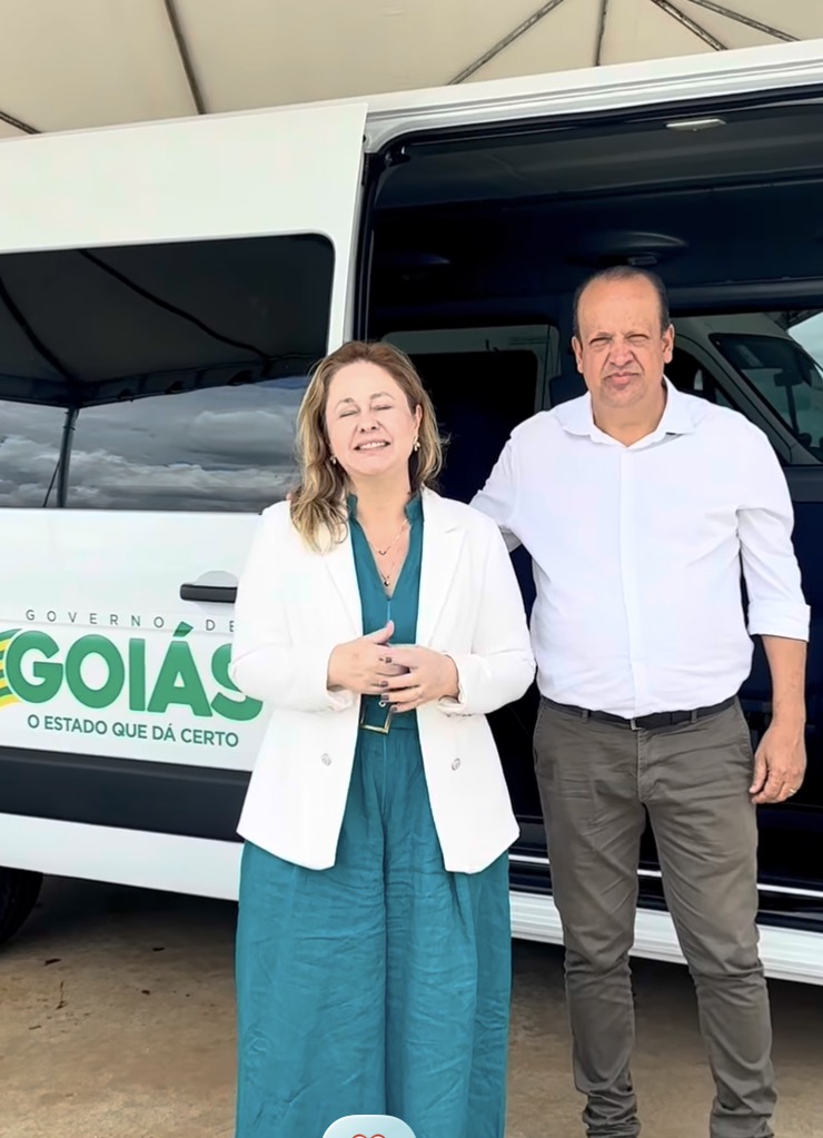 Mais cuidado, mais dignidade e mais presença onde importa! Caldas Novas recebeu uma van 0km que passa a reforçar a Secretaria de Assistência Social, garantindo mais segurança, eficiência e qualidade no atendimento às pessoas que mais precisam.