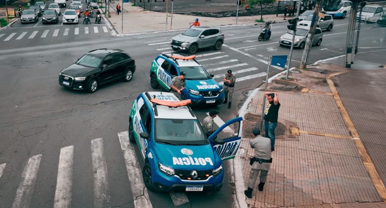 Goiás reduz letalidade policial em 40,4% nos últimos 4 anos O estado registra 364 mortes em 2025, o menor índice da série histórica, enquanto outros 17 estados tiveram aumento.