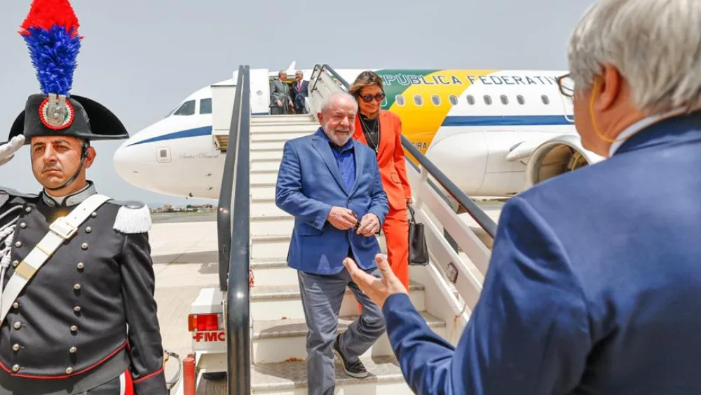 Gastos em alta no governo Lula 3 Em 2025, o governo federal gastou R$ 3,88 bilhões com diárias, passagens e locomoção — o maior valor real em 11 anos.