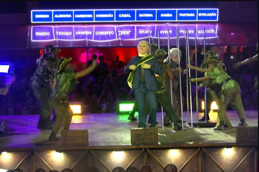 Após ser retratado na comissão de frente da Acadêmicos de Niterói, Michel Temer afirmou que “a sátira política é parte da tradição do Carnaval”, mas criticou o que chamou de “ilusionismo na Esplanada”.