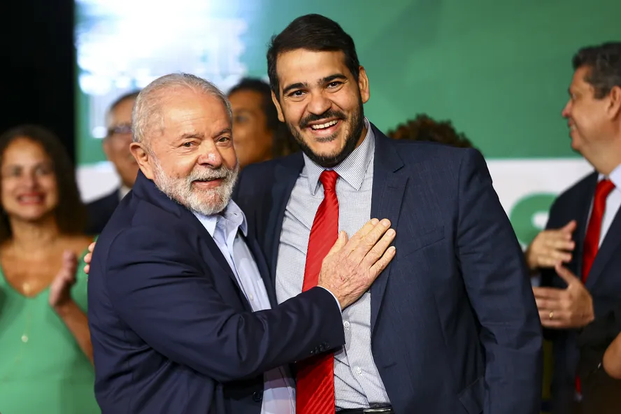 Após derrota no Senado Federal, Luiz Inácio Lula da Silva chamou Jorge Messias para reunião