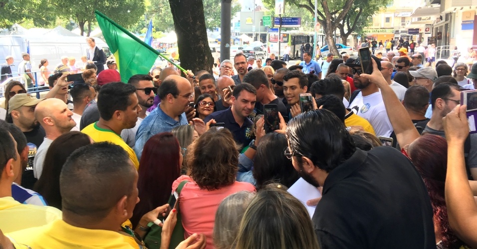 O senador Flávio Bolsonaro começou uma série nas redes