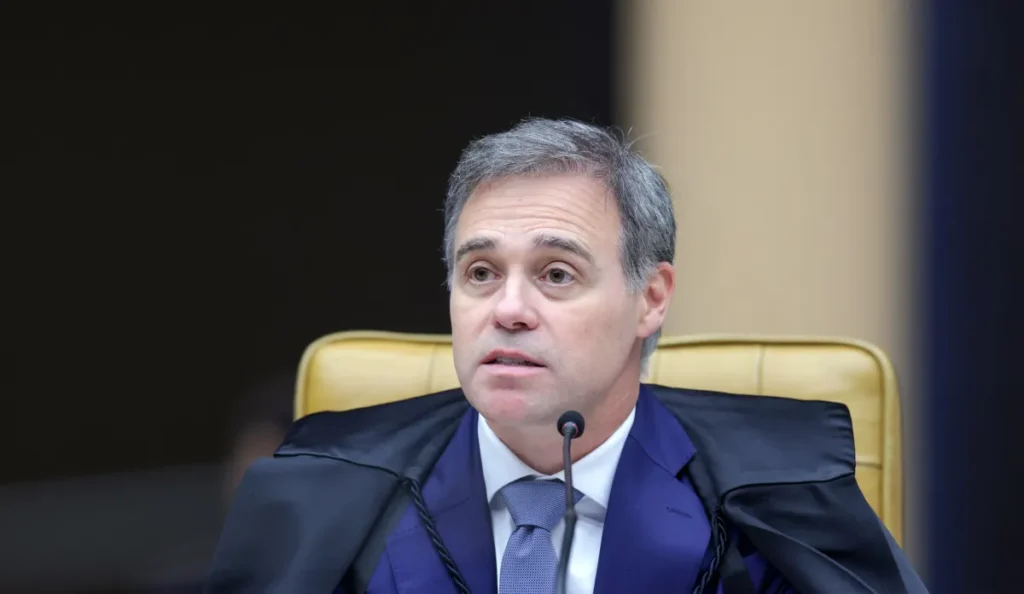O ministro André Mendonça pediu vista e suspendeu o julgamento de Eduardo Bolsonaro.