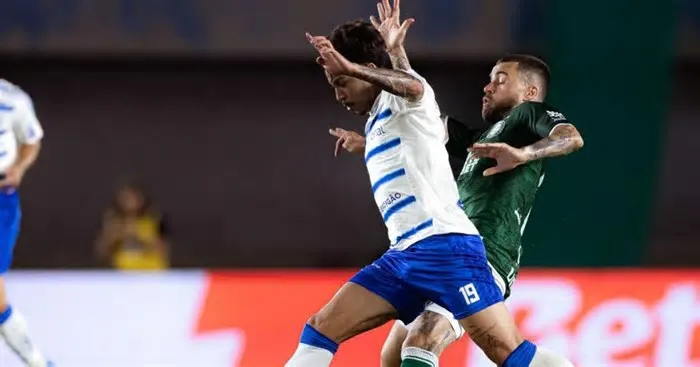 No possível último jogo do Serra Dourada antes da reforma, Goiás 2x2 Cruzeiro entregaram um jogaço pela Copa do Brasil!