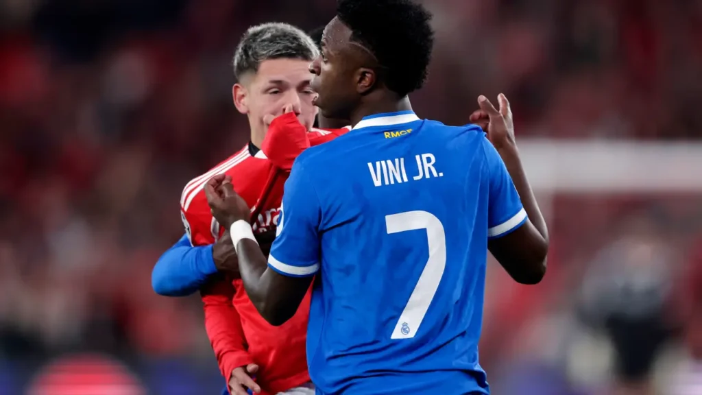 A UEFA suspendeu Gianluca Prestianni por 6 jogos após caso envolvendo Vinícius Júnior.