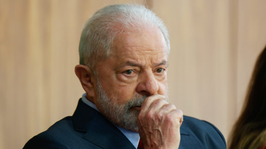 DATAFOLHA: DESAPROVAÇÃO DE LULA SOBE PARA 51%
