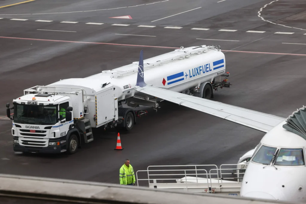 Risco de falta de combustível para aviões