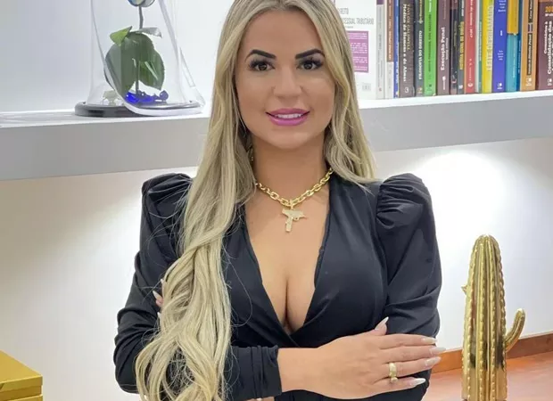 A influenciadora Deolane Bezerra está na mira da PF