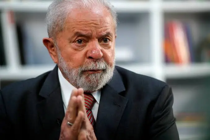 O presidente Luiz Inácio Lula da Silva pediu o fim do bloqueio econômico dos Estados Unidos contra Cuba durante evento internacional em Barcelona.