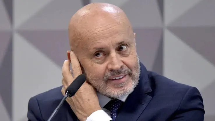 A Polícia Federal aponta que o lobista Antonio Carlos Camilo Antunes pode ter corrompido policiais civis para simular o furto de um carro de luxo