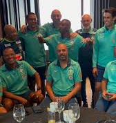 A VELHA GUARDA DA SELEÇÃO BRASILEIRA apareceu reunida… e o resultado é simplesmente INSANO!