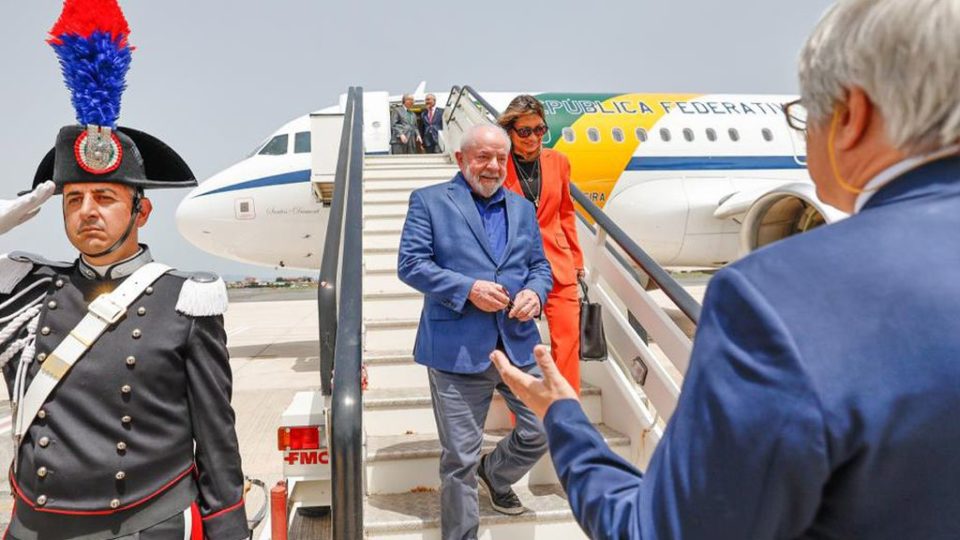 O governo do presidente Luiz Inácio Lula da Silva já gastou mais de R$ 7 bilhões com viagens