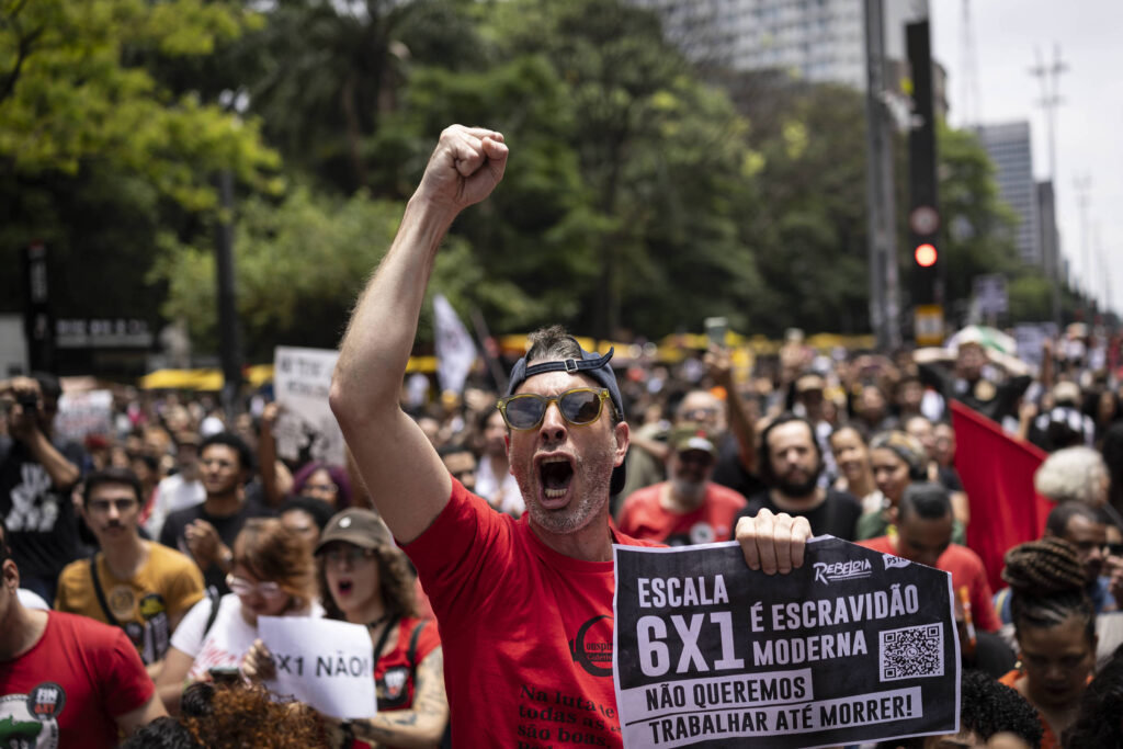 As manifestações do Dia do Trabalhador em São Paulo foram marcadas por divisão e pouca participação.