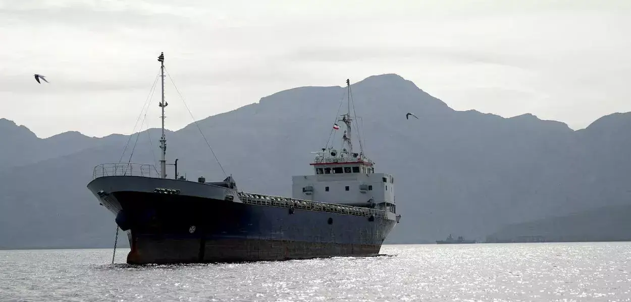 Embarcação cruzou área de tensão entre Irã e EUA