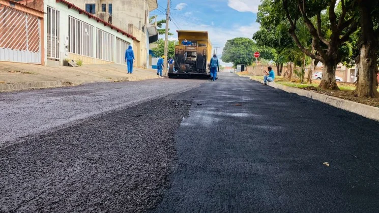 A Prefeitura de Caldas Novas iniciou um grande programa de revitalização asfáltica em parceria com o Governo de Goiás e a Goinfra.