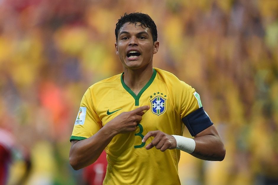 O clube italiano teria oferecido um contrato de uma temporada para o zagueiro brasileiro, que está livre no mercado após rescindir com o FC Porto.