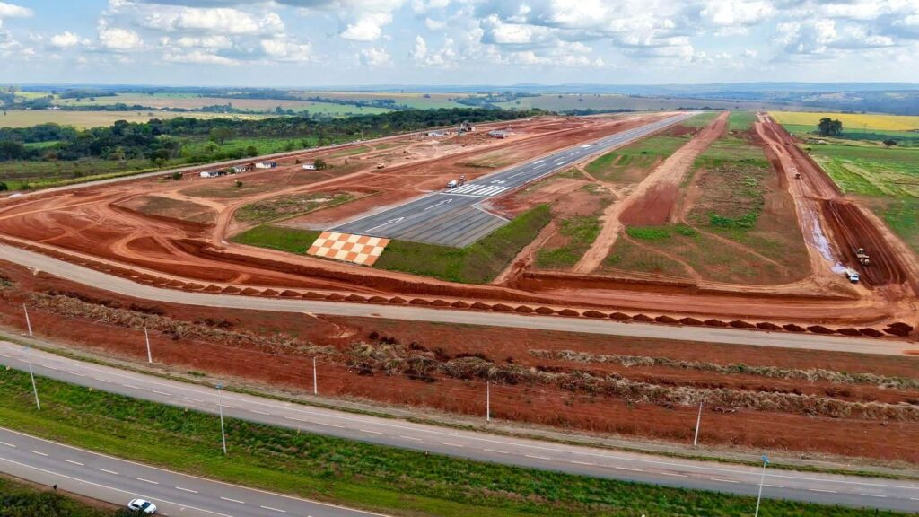 A cidade de Bela Vista de Goiás, na Região Metropolitana de Goiânia, está recebendo o Aeroparque Bela Vista, considerado atualmente o maior aeroporto privado em construção do país.