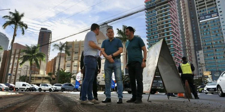 A Prefeitura iniciou mudanças no trânsito das avenidas T-55 e T-10, no Setor Bueno, como parte da implantação do novo sistema binário da região.