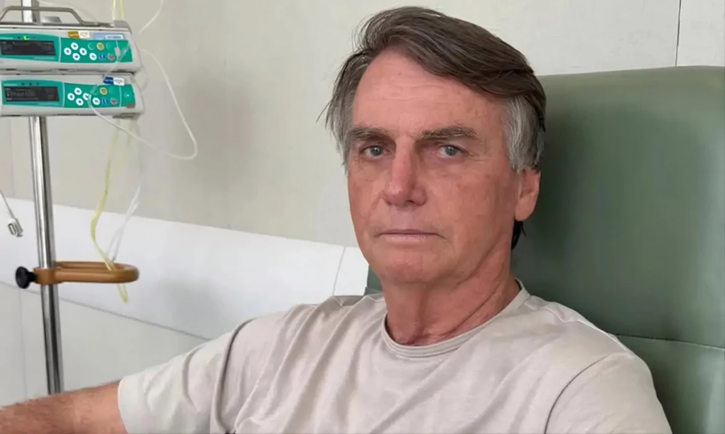 O ex-presidente Jair Bolsonaro deve deixar o hospital após cirurgia no ombro realizada na última sexta (1º). 🏥 Quadro com “boa evolução”