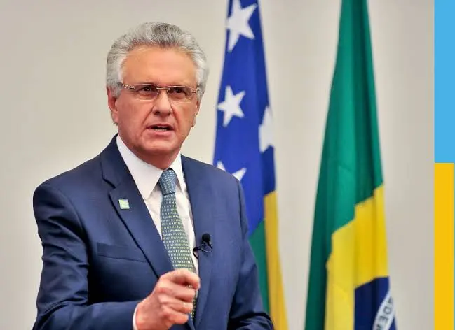 O governador Ronaldo Caiado comentou nas redes sociais os supostos áudios divulgados pelo Intercept Brasil envolvendo Flávio Bolsonaro e Daniel Vorcaro.