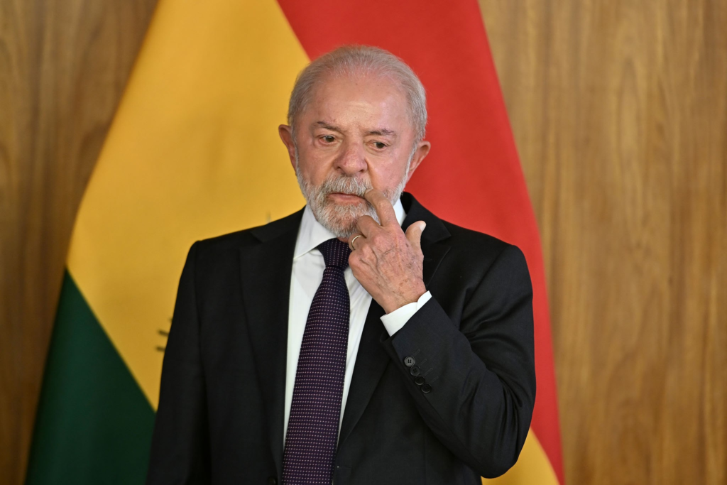 O presidente Luiz Inácio Lula da Silva anunciou a intenção de acabar com a cobrança de 20% sobre compras internacionais de até US$ 50.