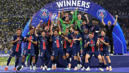 O vestiário da Puskás Arena virou palco de uma grande comemoração após a conquista da UEFA Champions League pelo Paris Saint-Germain!