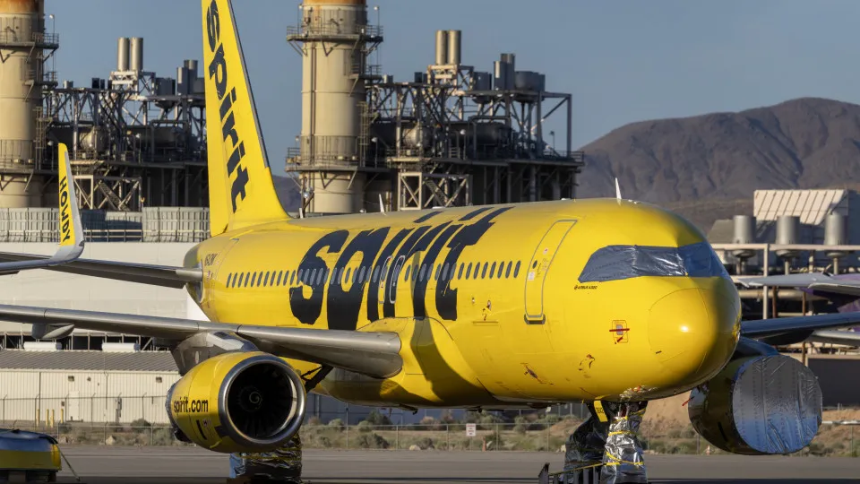 A Spirit Airlines anunciou o fim imediato das atividades após fracasso em plano de resgate.