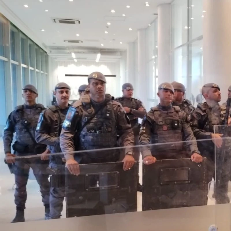 A SSP afirmou que a Polícia Militar retirou estudantes da Reitoria da USP com “uso moderado da força”