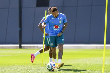 O craque brasileiro demonstra total comprometimento com a recuperação e está focado em voltar aos gramados o quanto antes para ajudar o Brasil na sequência da Copa do Mundo.