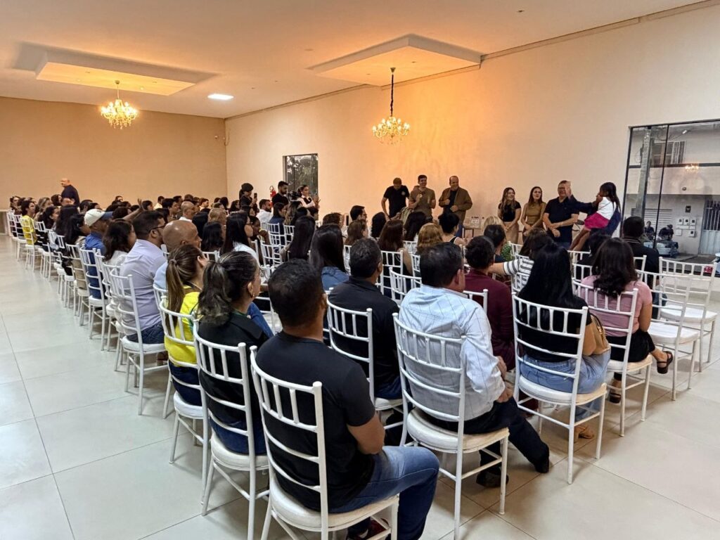 Caldas Novas recebeu nesta semana a visita de Pedro Sales, pré-candidato a deputado federal por Goiás, que participou de um grande encontro com quase 200 lideranças locais no Palladium Festas e Eventos.