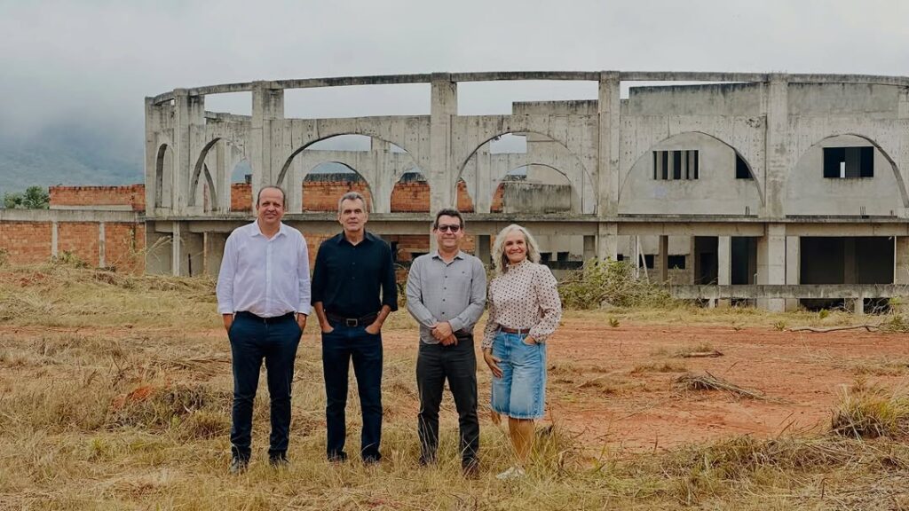 O prefeito Kleber Marra participou de importantes reuniões em Brasília com representantes do Governo Federal, do IF Goiano, além de lideranças políticas, para discutir a possível implantação de uma unidade do Instituto Federal Goiano em nosso município.