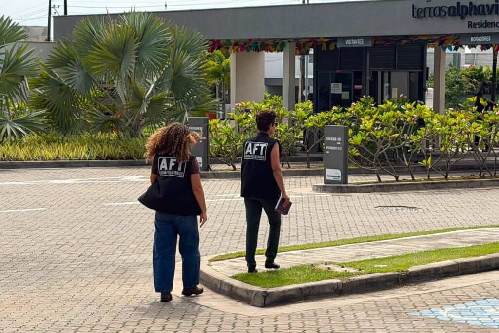 Uma mulher de 62 anos foi resgatada após trabalhar por 55 anos em condições análogas à escravidão em uma residência localizada em um condomínio de luxo na Região Metropolitana de Fortaleza (CE).