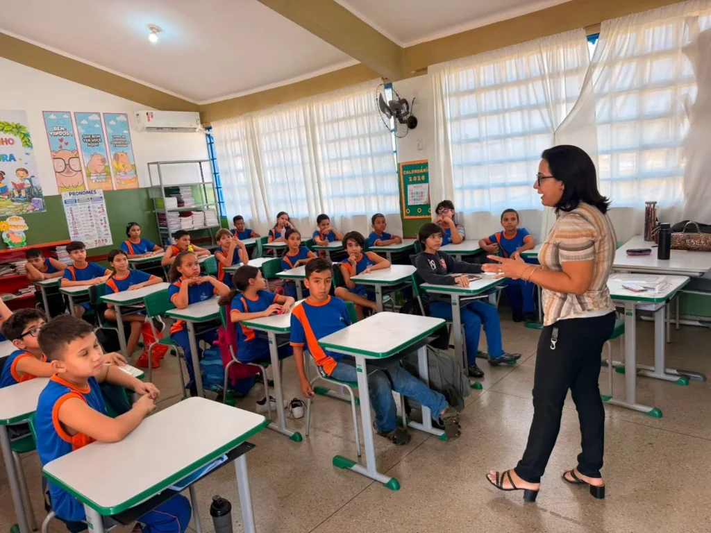 A Escola Municipal de Tempo Integral Professora Maria Nosídia Palmeira das Neves, no Residencial Barravento, região Noroeste de Goiânia, aposta em leitura e escrita como estratégias de aprendizagem.
