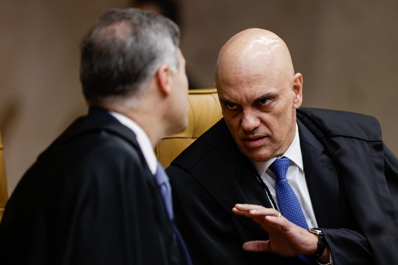 Um jantar realizado na casa do ministro Alexandre de Moraes reuniu o presidente Lula e o senador Davi Alcolumbre e continua gerando repercussão nos bastidores da política nacional.