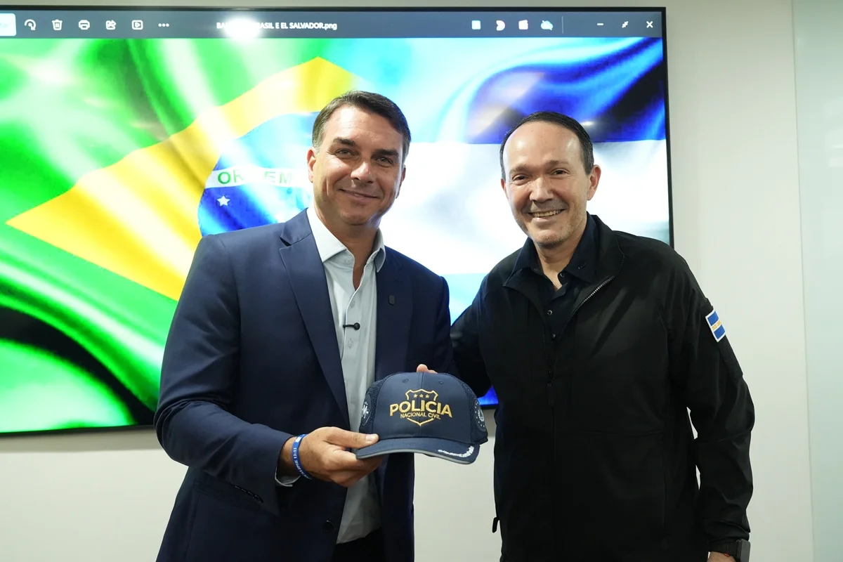 O candidato à Presidência Flávio Bolsonaro (PL) defendeu neste domingo (30) uma forte ampliação do sistema penitenciário brasileiro.