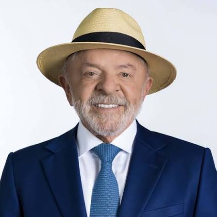 O presidente Luiz Inácio Lula da Silva gravou os primeiros vídeos de campanha em um novo estúdio montado no comitê eleitoral, em Brasília.