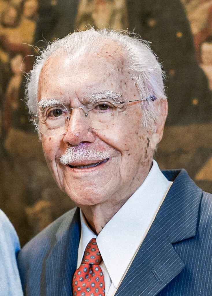 O ex-presidente José Sarney foi internado nesta quinta-feira (24) no Hospital Sírio-Libanês, em São Paulo, para continuidade do tratamento de uma pneumonia bacteriana.