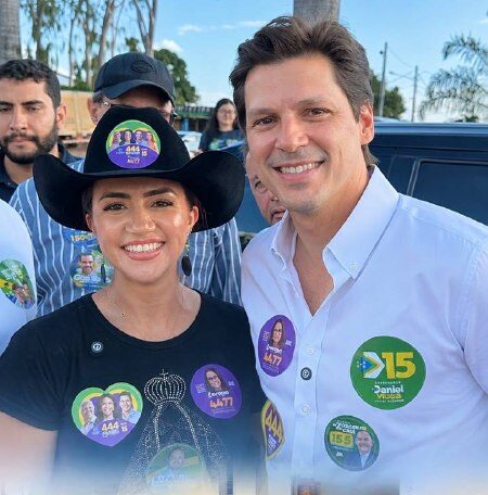 A candidata a deputada federal por Goiás Lorrayne Castro (UB) teve um fim de semana movimentado, com participação em eventos políticos e religiosos.