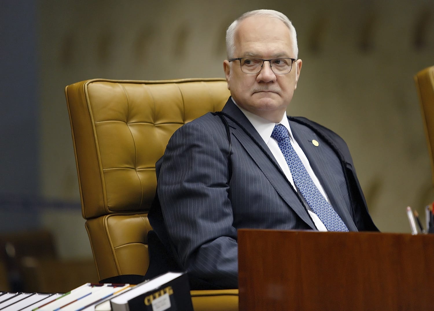 O presidente do STF, ministro Edson Fachin, afirmou nesta quarta-feira (2) que o Supremo vive um momento de “especial gravidade” diante das revelações envolvendo Alexandre de Moraes e o ex-banqueiro Daniel Vorcaro, do Banco Master.